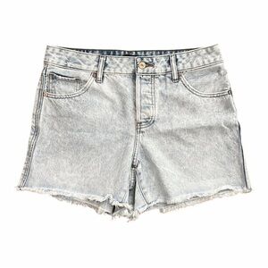 Express Blue Denim Shorts Acid Wash and Distressed size 6R Boyfriend Midi Midris